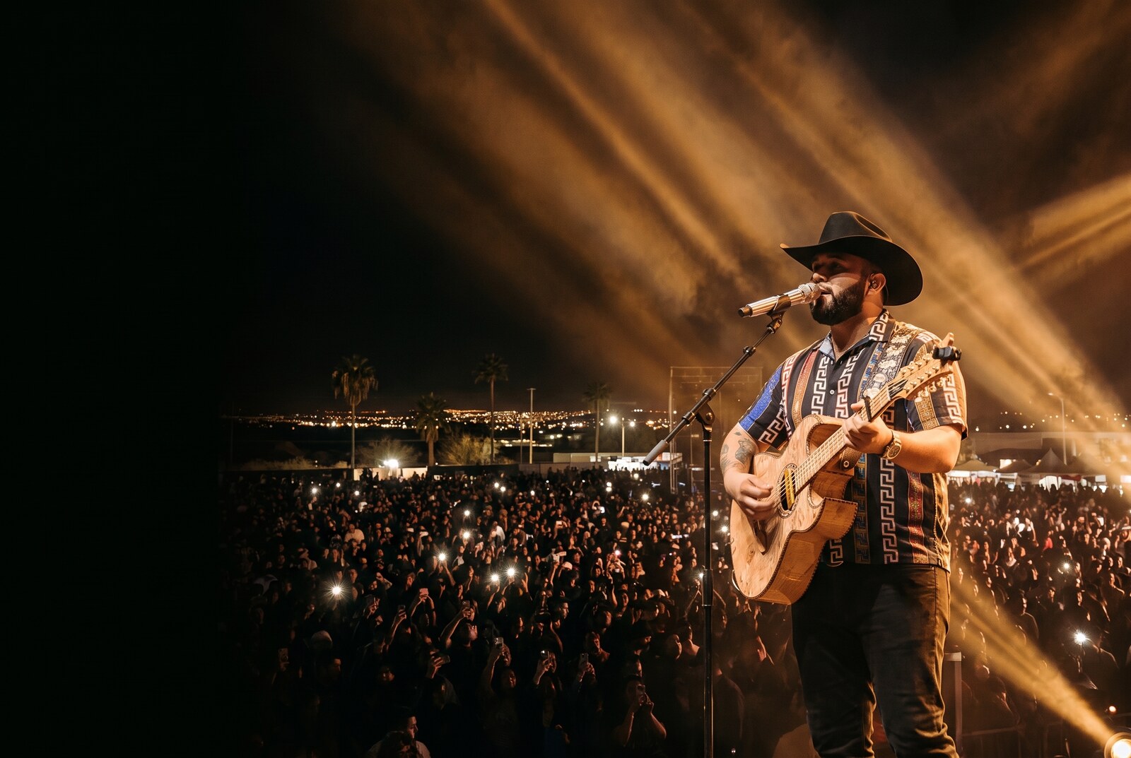 Carín León in Mexicali