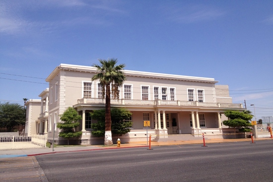 Fachada de la Casa de la Cultura de Mexicali - Edificio neoclásico histórico